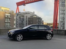 Svart Begagnad 2017 Mercedes A180 Halvkombi | 145 000 kr (Marknadspris)
