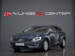 Blå Begagnad 2014 Volvo V60 Momentum Kombi | 135 900 kr (Marknadspris)