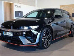 Svart Begagnad 2024 Hyundai Ioniq 5 SUV | 679 900 kr