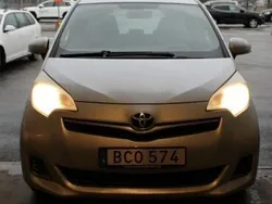 Silver Begagnad 2014 Toyota Verso-S Multidrive S Minibuss | 68 000 kr (Marknadspris)