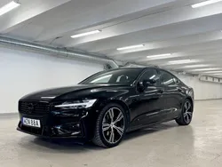 Svart Begagnad 2019 Volvo S60 R-Design Sedan | 284 900 kr (Marknadspris)