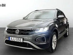 Grå Begagnad 2024 VW T-Roc Life SUV | 319 900 kr (Lite dyr)