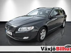 Grå Begagnad 2014 Volvo V70 Momentum Kombi | 119 900 kr (Marknadspris)