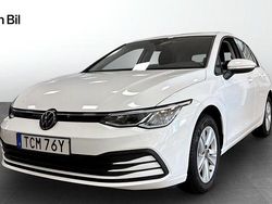 Vit Begagnad 2022 VW Golf VIII Life Halvkombi | 209 900 kr (Bra pris)