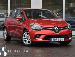 Röd Begagnad 2017 Renault Clio IV Zen Halvkombi | 84 900 kr (Marknadspris)
