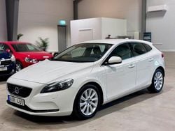 Vit Begagnad 2014 Volvo V40 Momentum Kombi | 99 900 kr (Marknadspris)