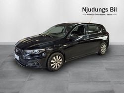 Svart Begagnad 2017 Fiat Tipo Lounge Halvkombi | 109 900 kr (Marknadspris)
