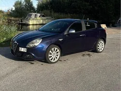 Begagnad 2011 Alfa Romeo Giulietta Distinctive Halvkombi | 52 000 kr (Bra pris)