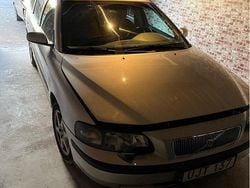 Grå Begagnad 2004 Volvo V70 Business Edition Kombi | 5 000 kr (Superpris)