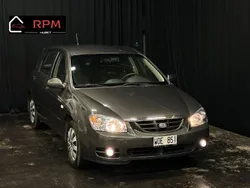 Mörkgrå (grå) Begagnad 2005 Kia Cerato 4 Halvkombi | 64 900 kr