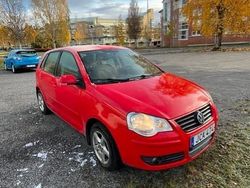 Röd Begagnad 2009 VW Polo Comfortline Halvkombi | 39 000 kr (Bra pris)