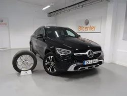 Svart Begagnad 2020 Mercedes GLC300e Sportkupé | 459 900 kr (Marknadspris)