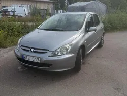 Grå Begagnad 2005 Peugeot 307 Halvkombi | 17 900 kr (Marknadspris)