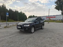 Svart Begagnad 2011 Mitsubishi Outlander SUV | 80 000 kr (Marknadspris)