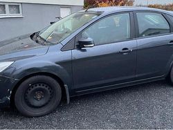 Grå Begagnad 2010 Ford Focus Trend Halvkombi | 35 000 kr (Bra pris)