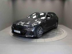 Grå Begagnad 2025 BMW 520 Kombi | 599 000 kr (Lite dyr)