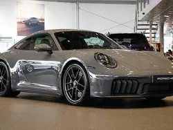 Grå Begagnad 2025 Porsche 992 Sportkupé | 1 995 000 kr