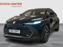 Blå Ny 2025 Toyota C-HR Style SUV | 364 900 kr (Marknadspris)