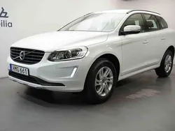Vit Begagnad 2017 Volvo XC60 SUV | 219 900 kr
