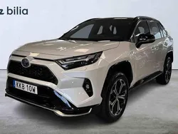 Vit Begagnad 2025 Toyota RAV4 Hybrid SUV | 599 900 kr