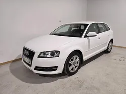 Vit Begagnad 2013 Audi A3 Sportback Attraction Halvkombi | 39 500 kr (Marknadspris)