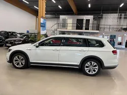 Vit Begagnad 2017 VW Passat Alltrack Kombi | 169 000 kr (Marknadspris)