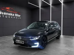 Mörkgrå Begagnad 2018 VW Passat GTE Kombi | 229 900 kr (Dyr)