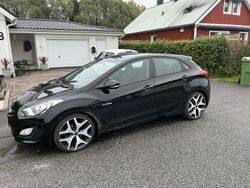 Svart Begagnad 2014 Hyundai i30 Halvkombi | 85 000 kr (Lite dyr)