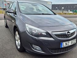 Grå Begagnad 2010 Opel Astra Enjoy Halvkombi | 59 900 kr (Marknadspris)