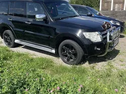 Svart Begagnad 2012 Mitsubishi Pajero SUV | 125 000 kr