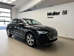 Svart Begagnad 2020 Audi e-tron Proline SUV | 294 000 kr (Bra pris)
