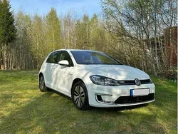 Vit Begagnad 2019 VW e-Golf Halvkombi | 198 000 kr (Dyr)