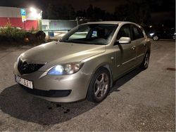 Grå Begagnad 2007 Mazda 3 Inclusive Halvkombi | 16 500 kr (Marknadspris)