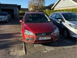 Röd Begagnad 2007 Ford Focus Halvkombi | 12 000 kr (Bra pris)