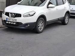 Vit Begagnad 2011 Nissan Qashqai +2 SUV | 70 000 kr (Marknadspris)