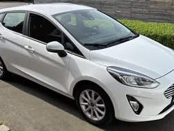 Vit Begagnad 2018 Ford Fiesta Titanium Halvkombi | 114 000 kr (Marknadspris)