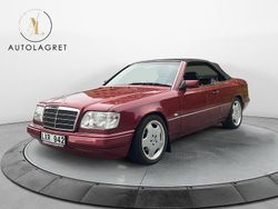 Röd Begagnad 1993 Mercedes E300 Cab | 239 700 kr