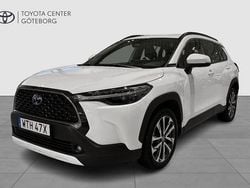 Vit Begagnad 2023 Toyota Corolla Cross Style SUV | 364 900 kr (Marknadspris)