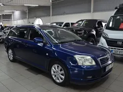 Mörkblå Begagnad 2005 Toyota Avensis Kombi | 29 900 kr (Dyr)