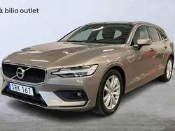 Grå Begagnad 2020 Volvo V60 Momentum Kombi | 264 000 kr (Marknadspris)