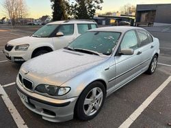 Grå Begagnad 2002 BMW 318 M Sport Sedan | 28 900 kr