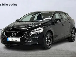 Svart Begagnad 2018 Volvo V40 Business Edition Kombi | 159 900 kr (Marknadspris)