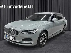 Grå Begagnad 2023 Volvo V90 Core Kombi | 468 800 kr (Marknadspris)