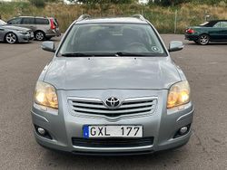 Grå Begagnad 2007 Toyota Avensis Kombi | 37 900 kr (Marknadspris)