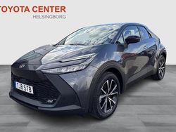 Mörkgrå (grå) Ny 2024 Toyota C-HR Style SUV | 459 500 kr (Lite dyr)