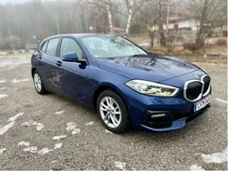 Blå Begagnad 2020 BMW 118 Sport Line Halvkombi | 235 000 kr (Marknadspris)