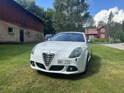 Vit Begagnad 2012 Alfa Romeo Giulietta Distinctive Halvkombi | 65 500 kr (Marknadspris)