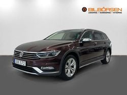 Mörkröd Begagnad 2016 VW Passat Alltrack Kombi | 179 900 kr (Marknadspris)