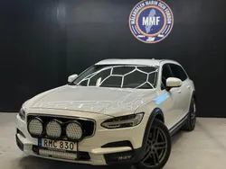 Vit Begagnad 2018 Volvo V90 CC Momentum Kombi | 239 800 kr (Lite dyr)