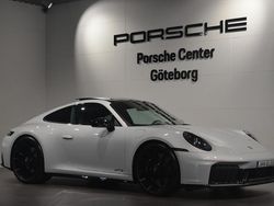 Ljusgrå (grey) Begagnad 2025 Porsche 911 Carrera 4 GTS Sportkupé | 2 149 000 kr